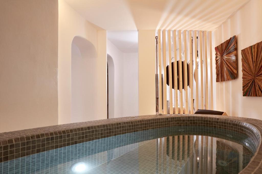 Absolute Mykonos Suites and More 8