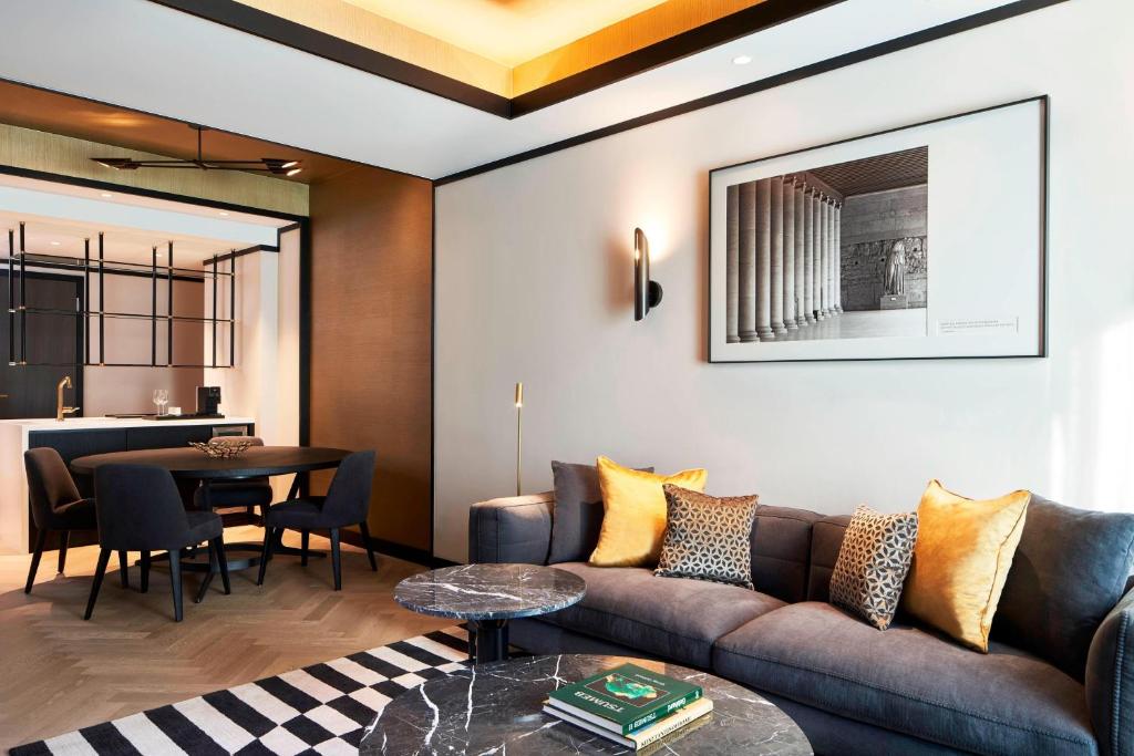 Academias Hotel, Autograph Collection 15