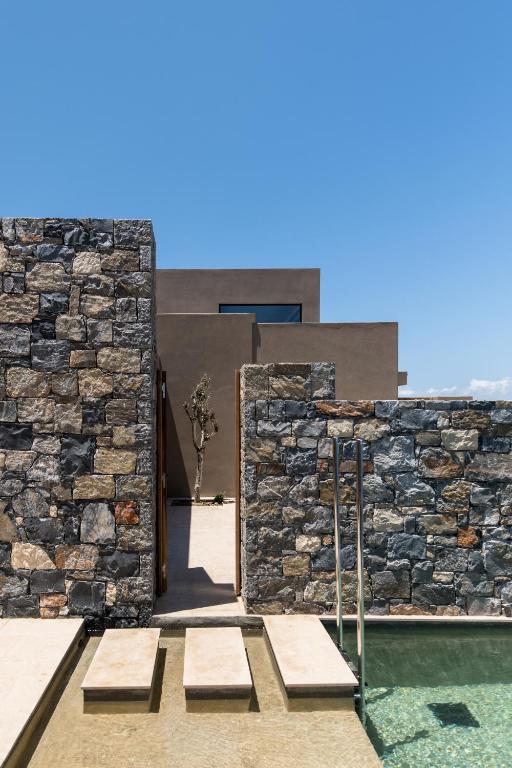 Acro Suites 11 Acro Suites Resort