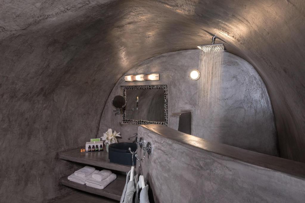 Andronis Boutique Hotel Santorini 2