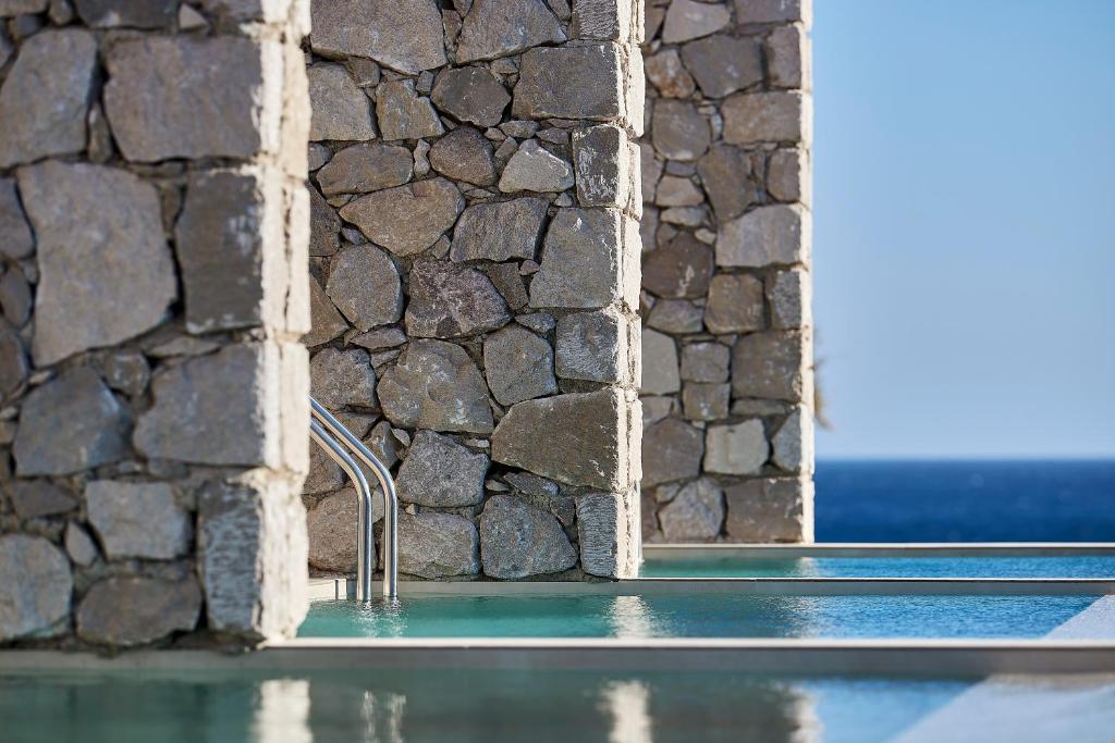 Artemis Seaside Resort 12 Artemis Seaside Resort Milos Greece