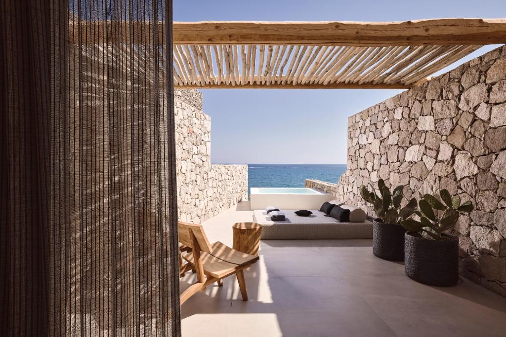 Artemis Seaside Resort 14 Artemis Seaside Resort Milos Greece