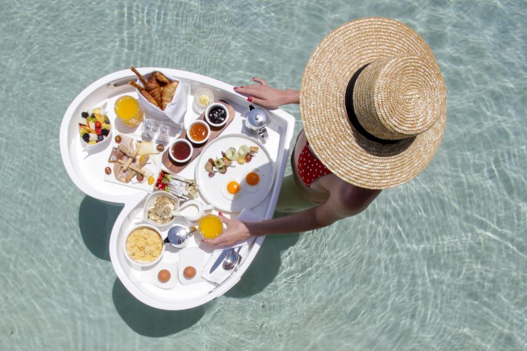 Avaton Luxury Villas Resort 7