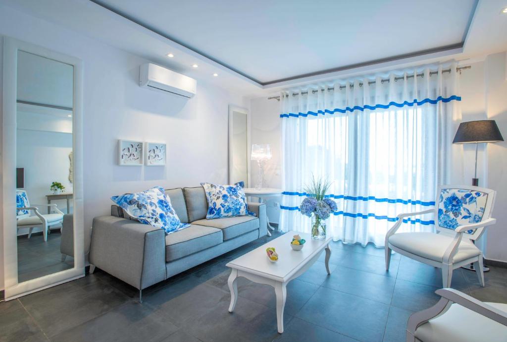 Avaton Luxury Villas Resort 9