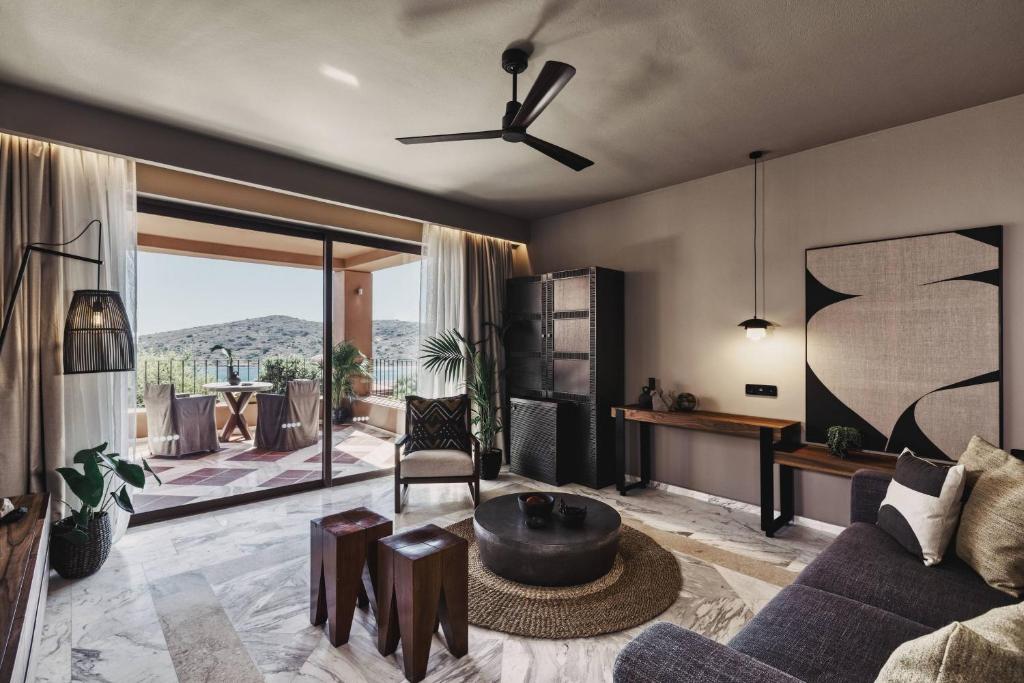 Domes of Elounda, Autograph Collection 8