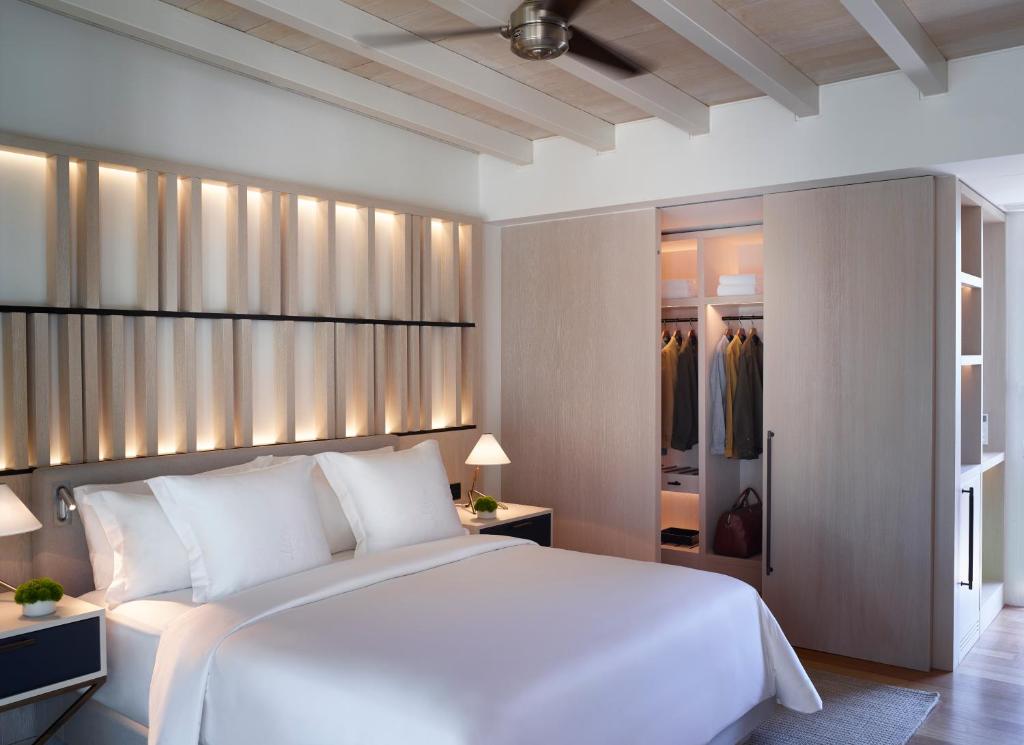 FOUR SEASONS BUNGALOW 10 four seasons astir palace hotel