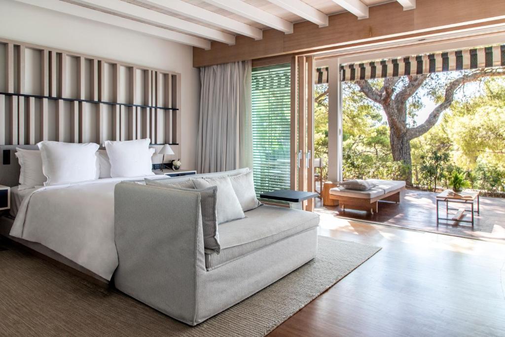 FOUR SEASONS BUNGALOW 9 four seasons astir palace hotel