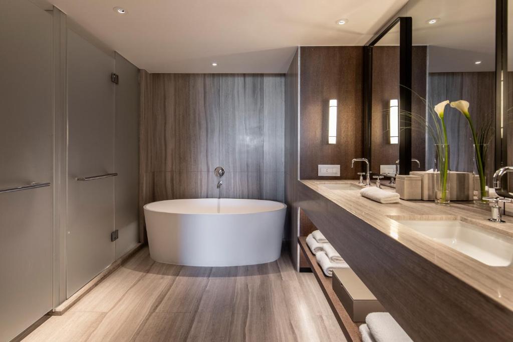 FOUR SEASONS NAFSIKA 14