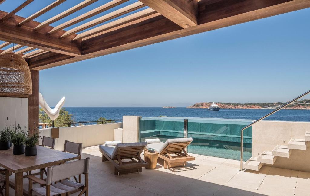 FOUR SEASONS NAFSIKA 15