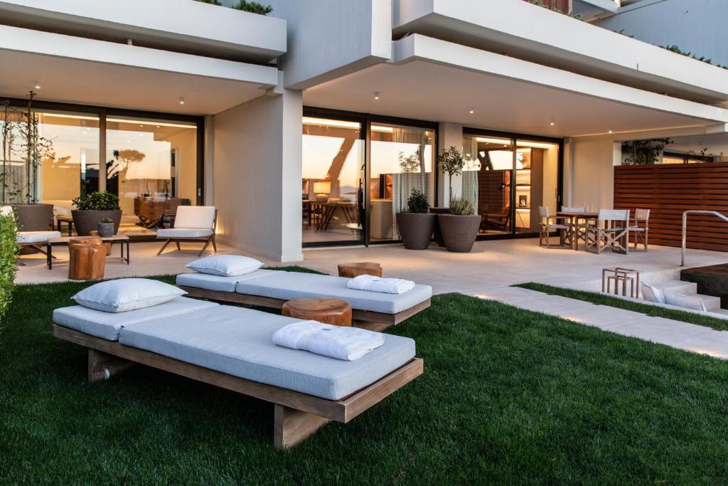 FOUR SEASONS NAFSIKA 8