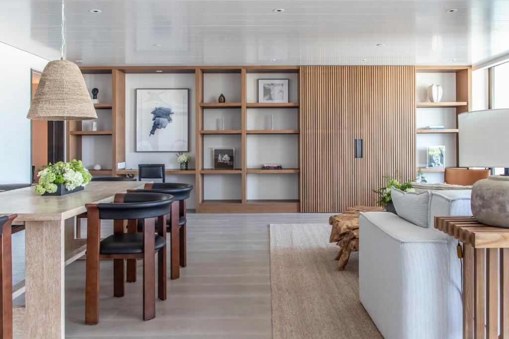 FOUR SEASONS NAFSIKA 9