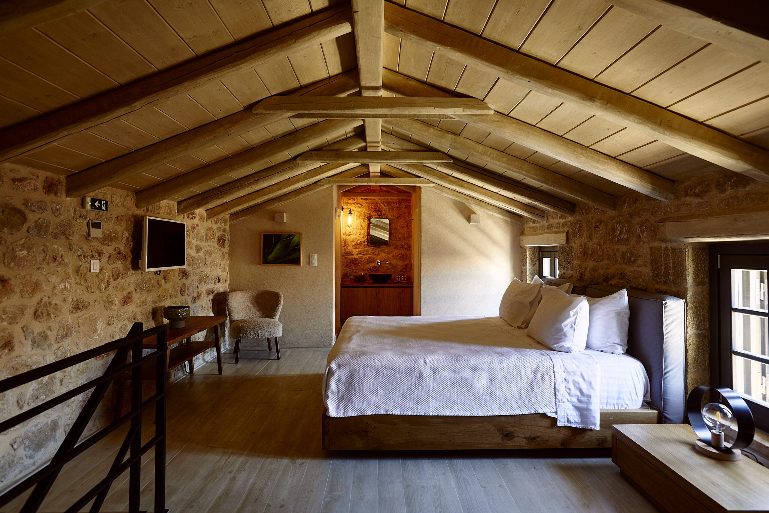 KORONA HOTEL MANI 12