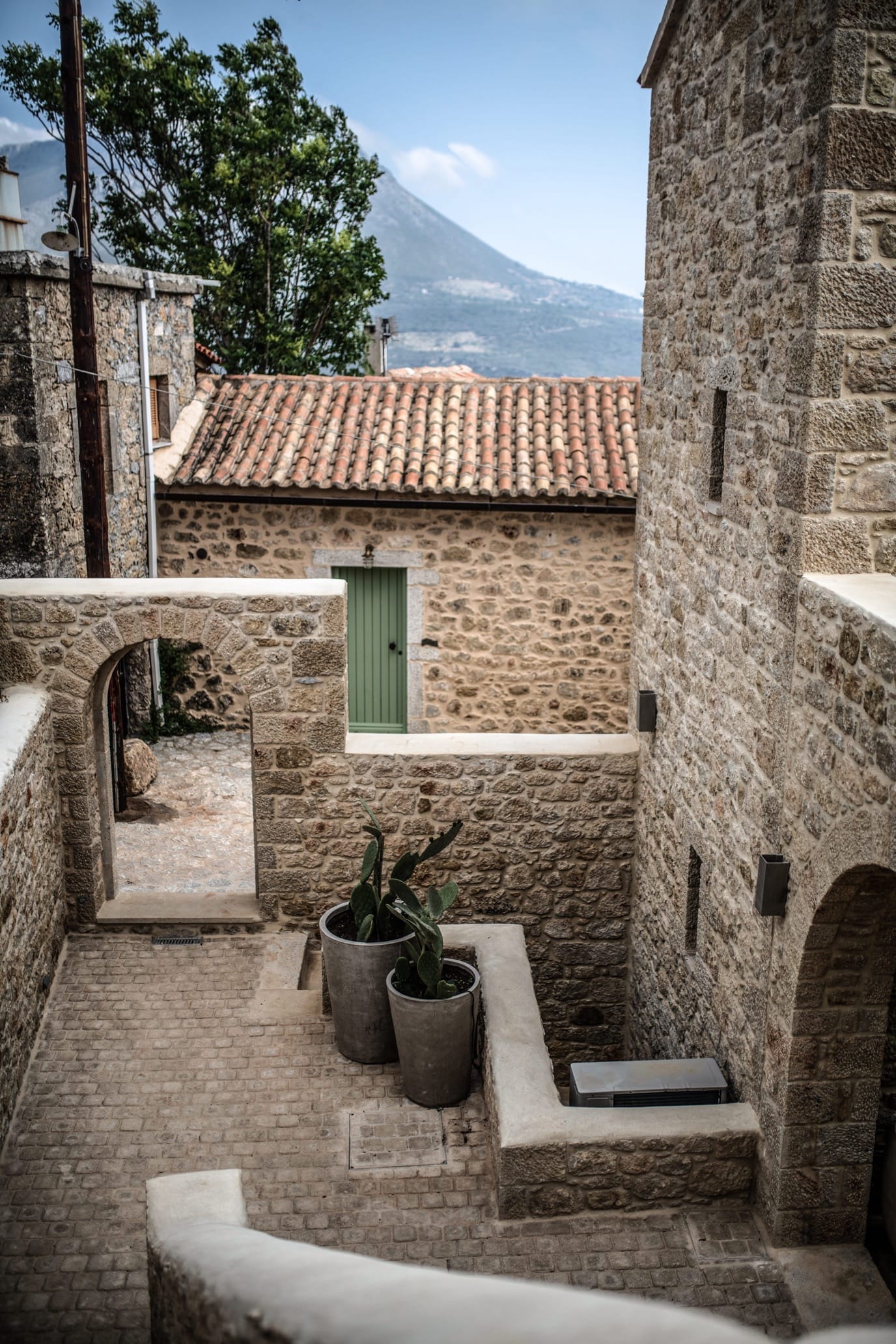 KORONA HOTEL MANI 13