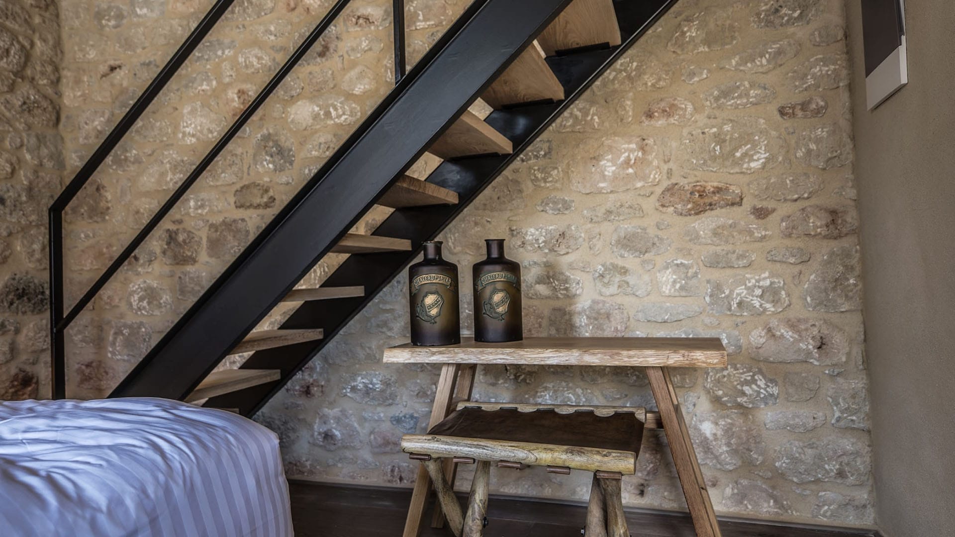 KORONA HOTEL MANI 16