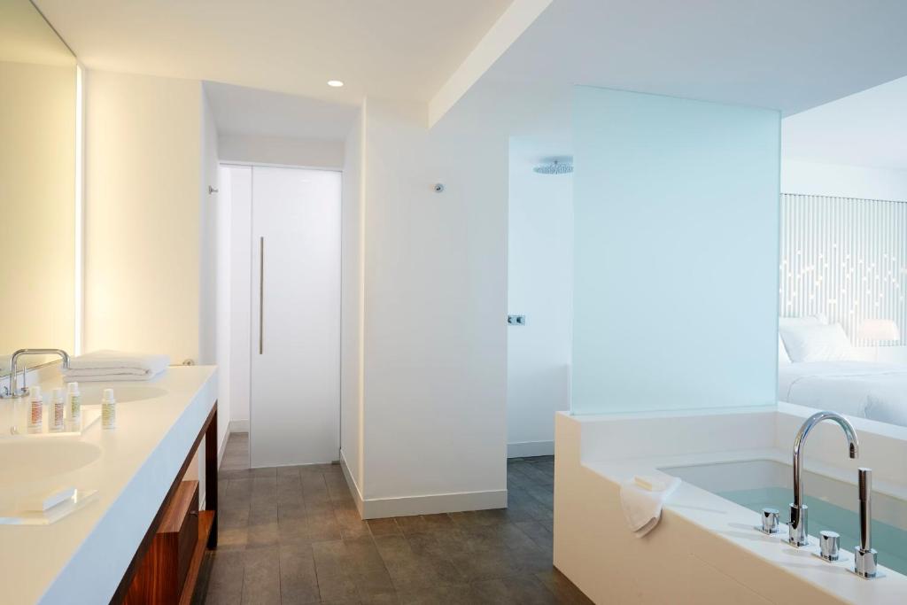 Nikki Beach Resort & Spa 5