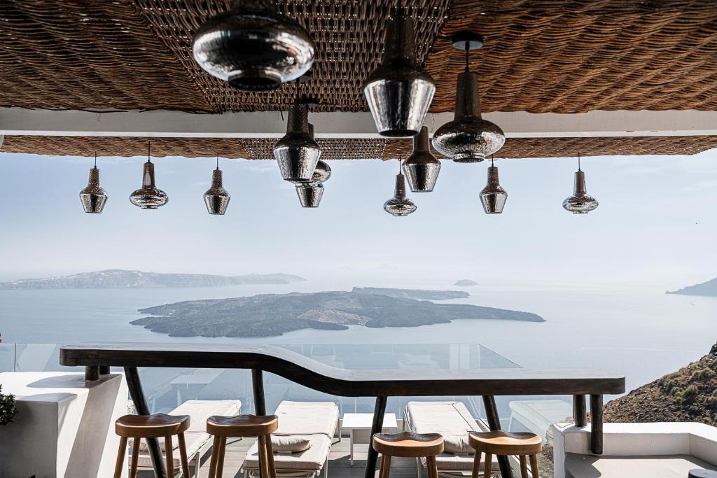 On The Rocks Santorini 4