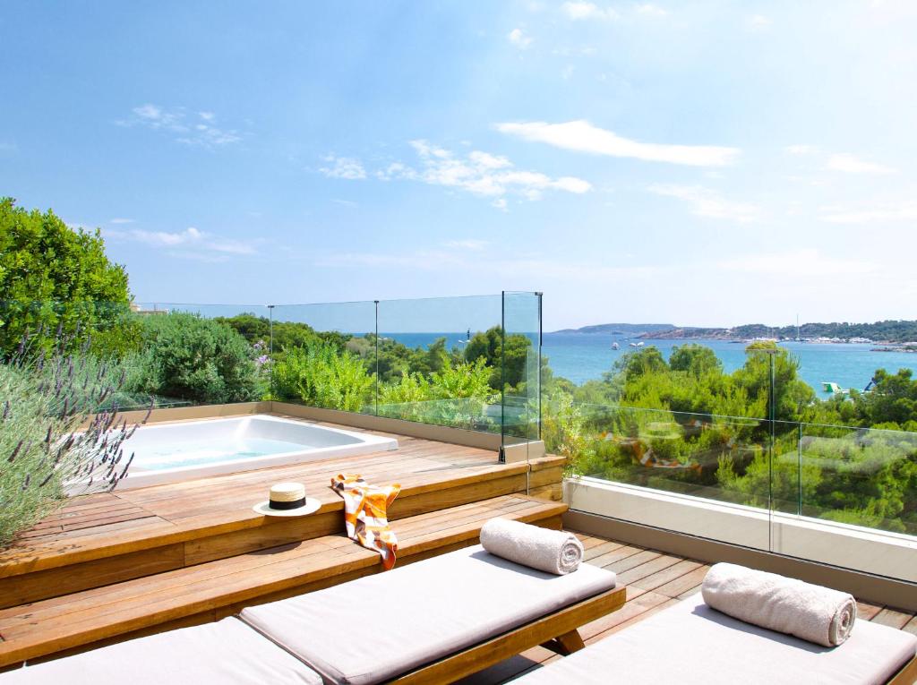 SOMEWHERE VOULIAGMENI Somewhere Boutique Hotel