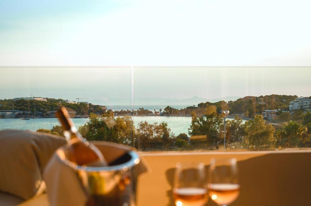 Somewhere Vouliagmeni 12