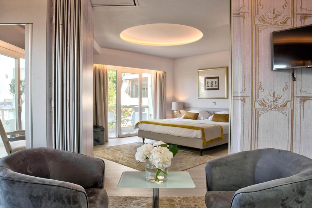 St George Lycabettus 12