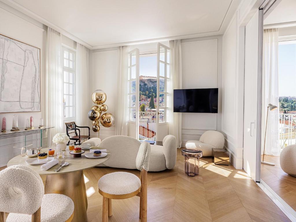 The Dolli at Acropolis 6