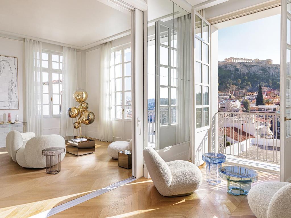 The Dolli at Acropolis 7