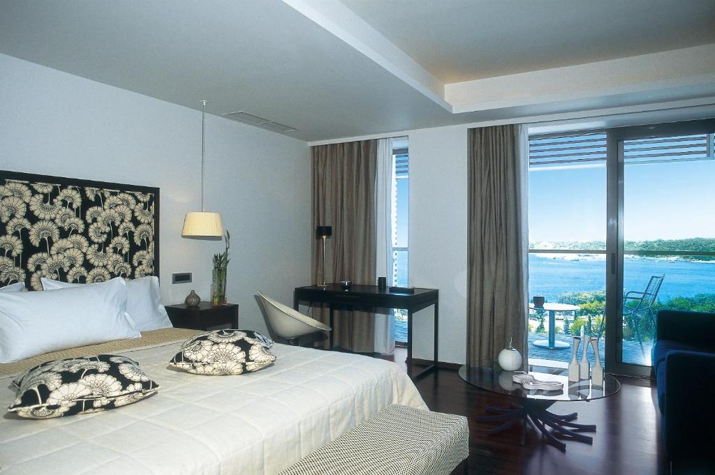 Vouliagmeni Suites 2