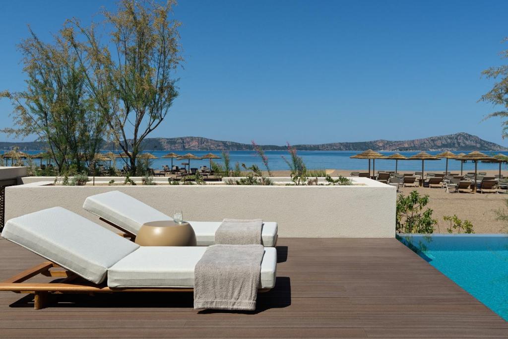 W Costa Navarino 8 W Costa Navarino Waterfront