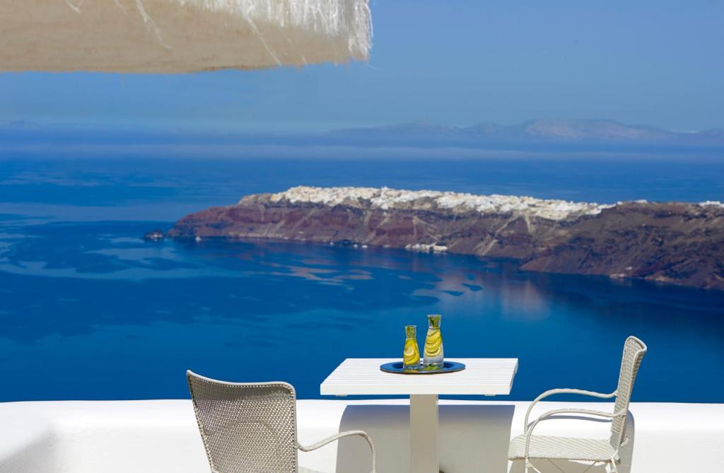 White Santorini 9
